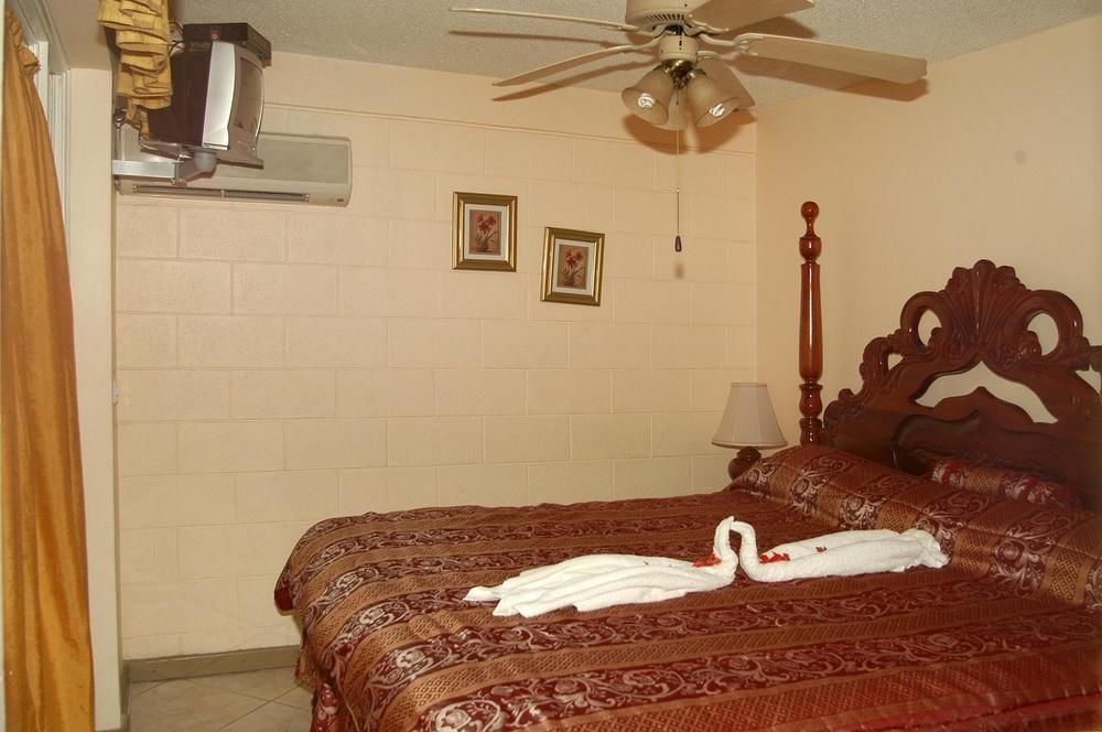 Condos At Fisherman'S Point Ocho Rios Exterior photo